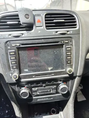 Foto de SISTEMA AUDIO / RADIO CD VOLKSWAGEN GOLF VI (5K1)(10.2008) 2.0 TDI (110 CV / 81 KW)