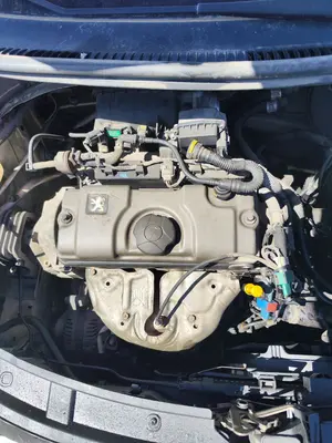 Foto de MOTOR COMPLETO PEUGEOT 207 1.4 (73 CV / 54 KW) referencia KFV foto 2