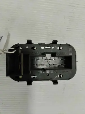 Foto de MANDO ELEVALUNAS DELANTERO IZQUIERDO FORD FOCUS FAMILIAR (CAK) 1.6 16V CAT (101 CV / 74 KW) referencia 98AG14529AC foto 3