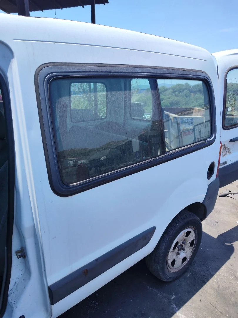 Foto de LUNA TRASERA IZQUIERDA RENAULT KANGOO I (F/KC0) 1.9 dCi Diesel CAT (84 CV / 62 KW)