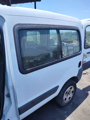Foto de LUNA TRASERA IZQUIERDA RENAULT KANGOO I (F/KC0) 1.9 dCi Diesel CAT (84 CV / 62 KW)