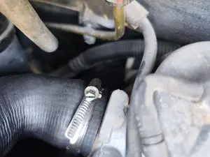 Foto de TUBOS AIRE ACONDICIONADO FORD FOCUS FAMILIAR (CAK) 1.8 TDCi Turbodiesel CAT (116 CV / 85 KW)