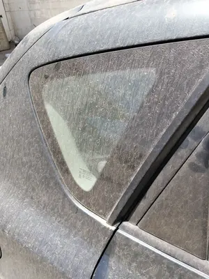 Foto de LUNA CUSTODIA TRASERA DERECHA MAZDA 3 BERLINA (BK) 1.6 16V CAT (105 CV / 77 KW)