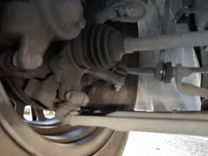 Foto de MANGUETA DELANTERA DERECHA OPEL CORSA D 1.2 16V CAT (Z 12 XEP / LB4) (80 CV / 59 KW)