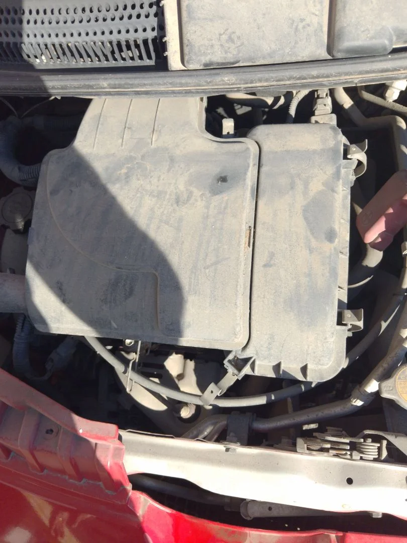 Foto de CAJA FILTRO AIRE PEUGEOT 107 1.0 CAT (384F) (68 CV / 50 KW)
