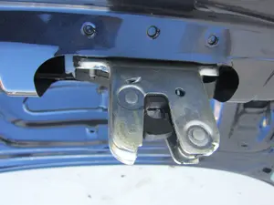 Foto de CERRADURA MALETERO / PORTON AUDI A6 BERLINA (4F2) 4.2 V8 40V (335 CV / 246 KW) referencia 4E0827645 foto 3
