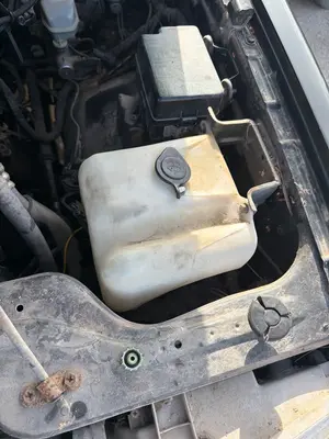 Foto de DEPOSITO LIMPIA MITSUBISHI GALLOPER (HYUNDAI)(02.1998) 2.5 Turbodiesel (105 CV / 77 KW)