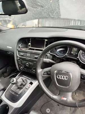Foto de SALPICADERO AUDI A5 COUPE (8T) 1.8 16V TFSI (170 CV / 125 KW) referencia 8T1857003D FKZ foto 3