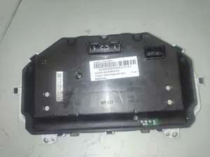 Foto de CUADRO INSTRUMENTOS TOYOTA YARIS (XP13) Híbrido 74 kW (1.5 Ltr. - 55 kW 16V) (101 CV / 74 KW) referencia 83800F5440 foto 4