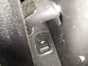 Foto de MANDO ELEVALUNAS TRASERO IZQUIERDO PEUGEOT 307 CC CABRIO-COUPÉ (S2)