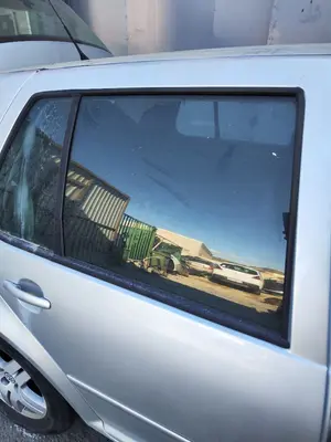 Foto de LUNA TRASERA DERECHA VOLKSWAGEN GOLF IV BERLINA (1J1)(10.1997) 1.9 TDI (131 CV / 96 KW) referencia 1J6845026K foto 2