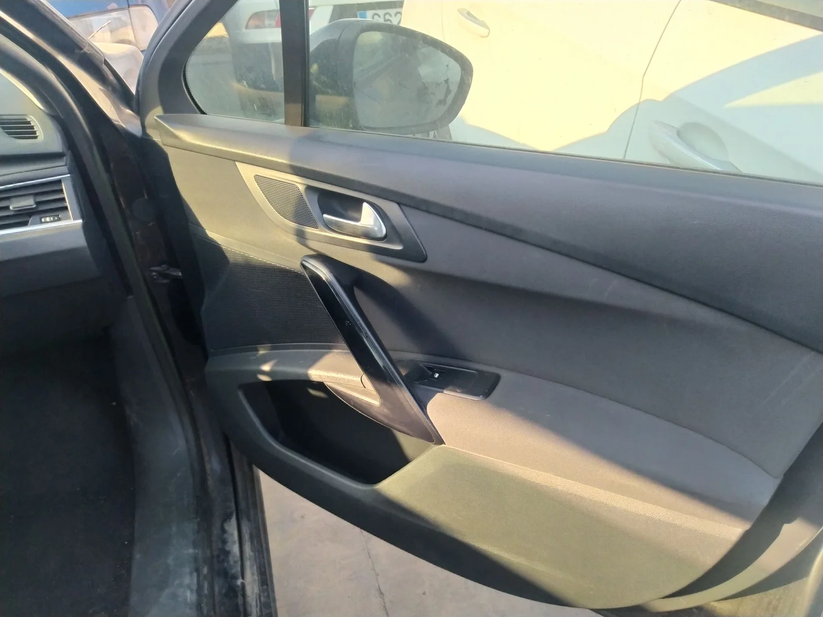 Foto de MANETA INTERIOR DELANTERA DERECHA PEUGEOT 508 SW 1.6 HDi FAP (112 CV / 82 KW)