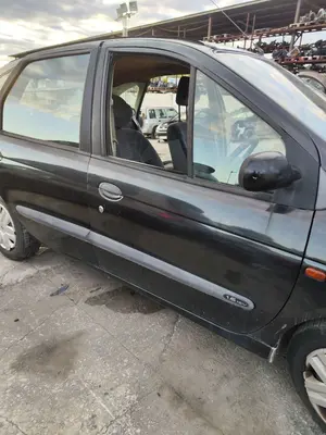 Foto de PUERTA DELANTERA DERECHA RENAULT SCENIC I (JA...) 1.4 CAT (95 CV / 70 KW) referencia 7751474577