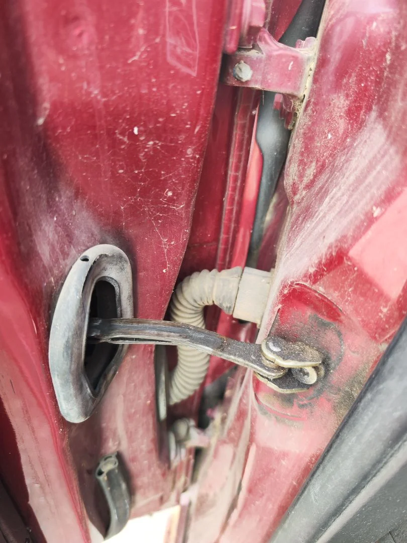 Foto de RETENEDOR PUERTA FORD FOCUS BERLINA (CAK) 1.6 16V CAT (101 CV / 74 KW)