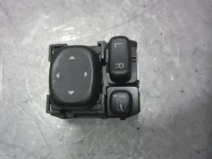 Foto de MANDO RETROVISOR TOYOTA AVENSIS CROSS SPORT (T27) 1.8 16V CAT (147 CV / 108 KW) referencia ABS183646