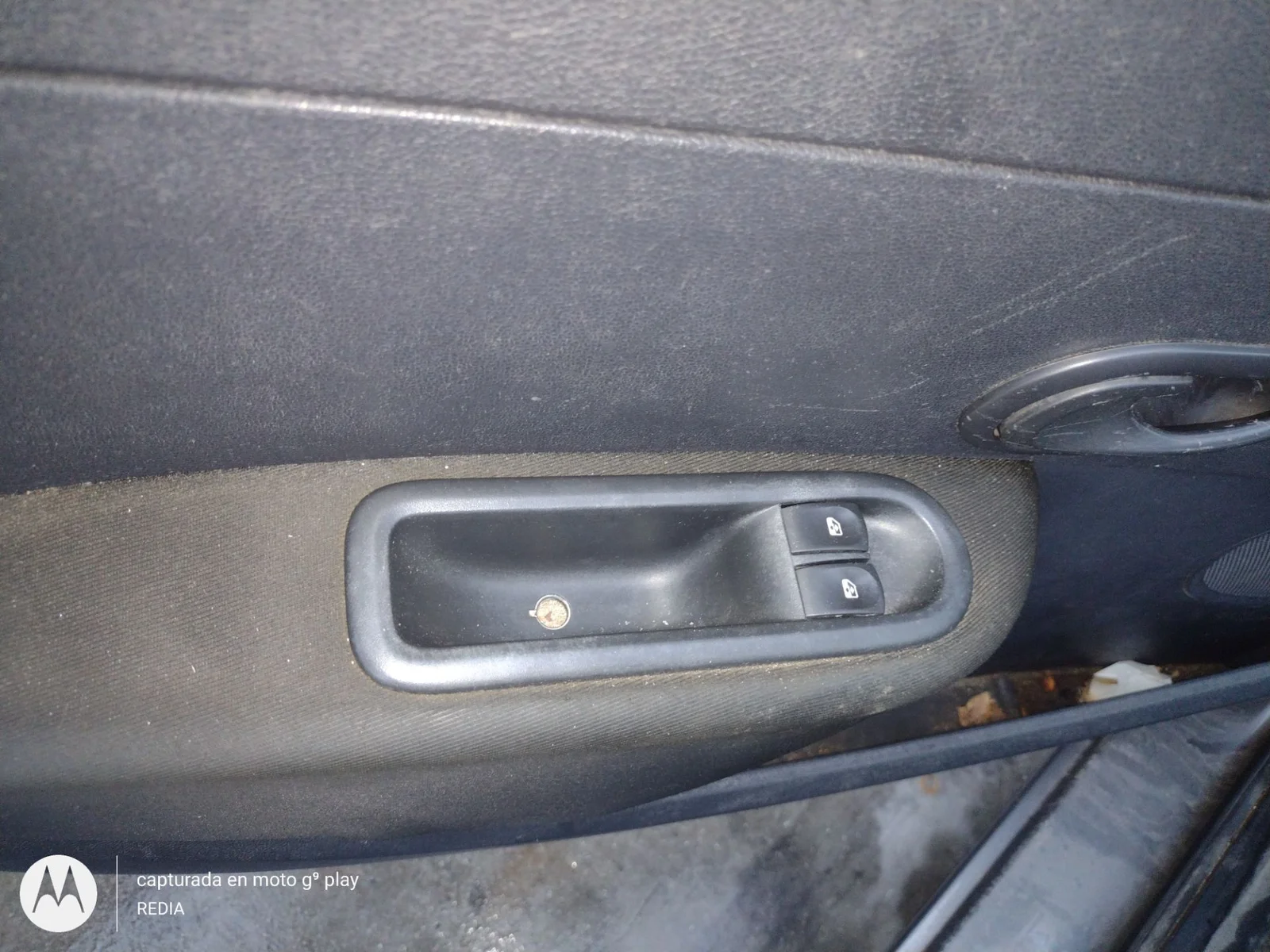 Foto de MANDO ELEVALUNAS DELANTERO IZQUIERDO RENAULT CLIO III 1.2 16V (75 CV / 55 KW)