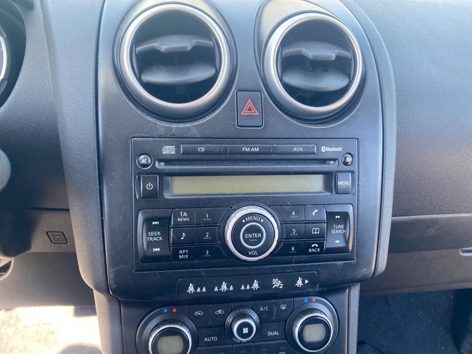Foto de SISTEMA AUDIO / RADIO CD NISSAN QASHQAI (J10) 2.0 16V CAT (141 CV / 104 KW)