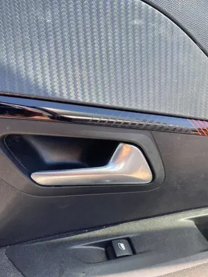 Foto de MANETA INTERIOR DELANTERA DERECHA PEUGEOT 208 (P2) 1.2 PureTech (74 CV / 55 KW)