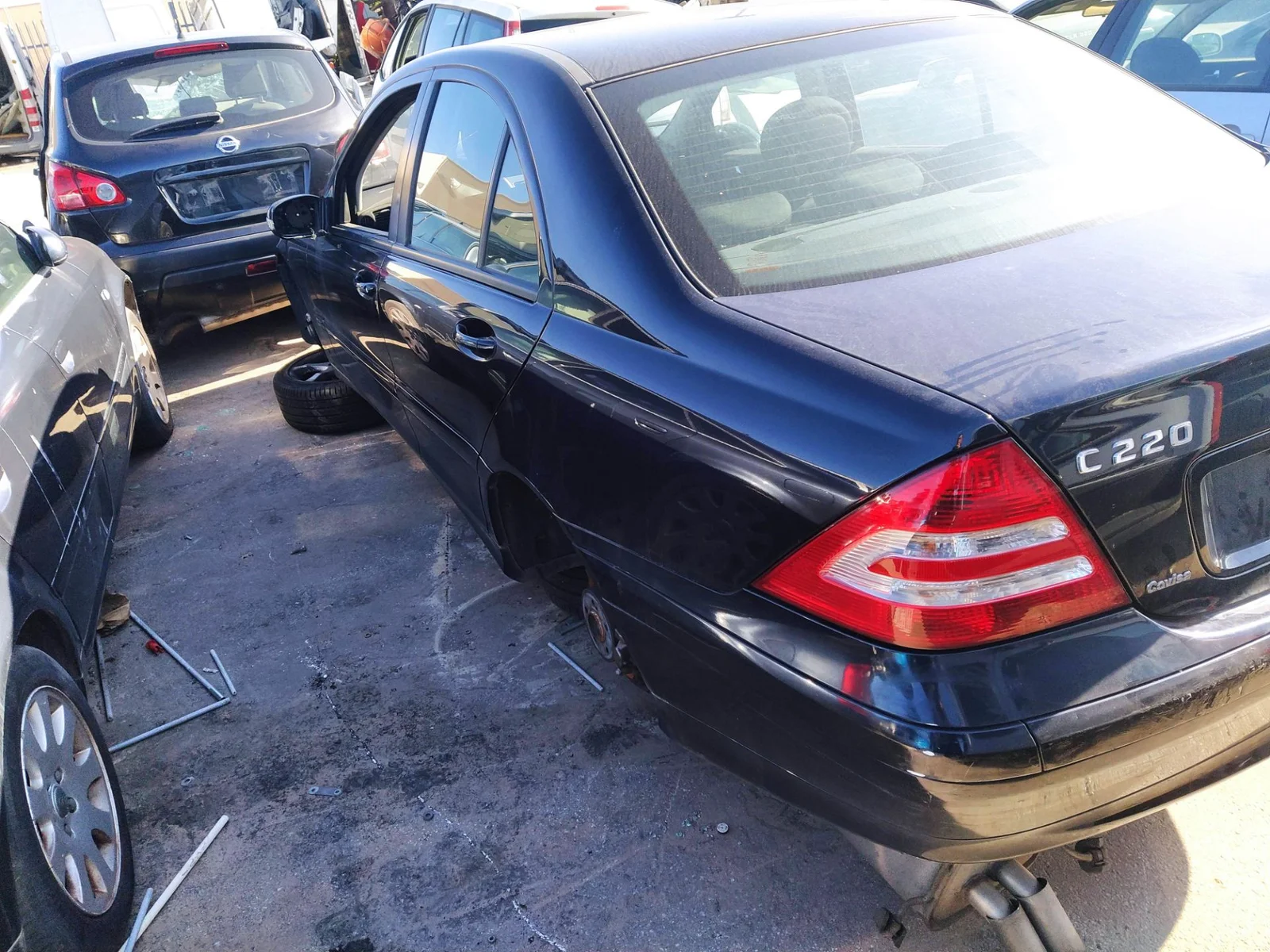 Foto de CERRADURA PUERTA TRASERA IZQUIERDA MERCEDES-BENZ CLASE C (BM 203) BERLINA 2.2 CDI CAT (150 CV / 110 KW) referencia A2037300235