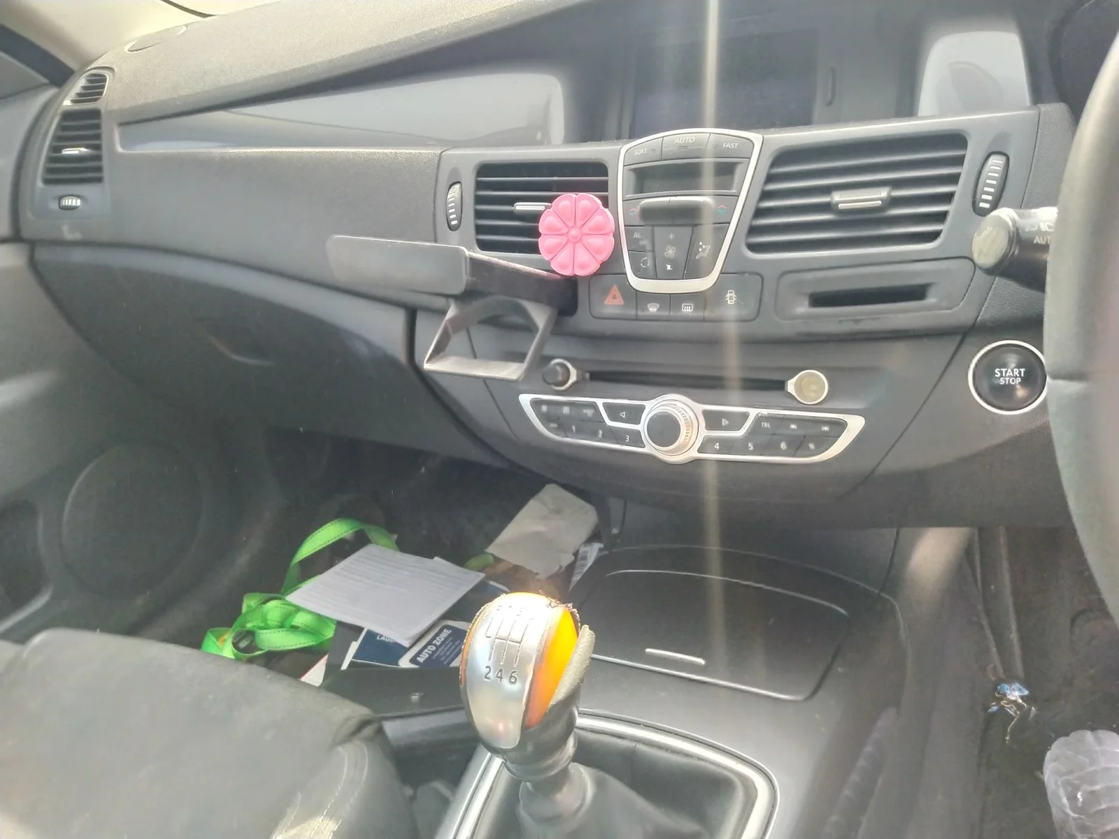 Foto de MANDO CALEFACCION / AIRE ACONDICIONADO RENAULT LAGUNA III COUPE 2.0 dCi Diesel FAP (150 CV / 110 KW)