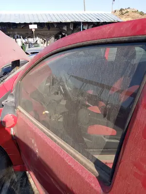 Foto de LUNA DELANTERA IZQUIERDA CITROEN C2 1.4  (73 CV / 54 KW) referencia 9201C5
