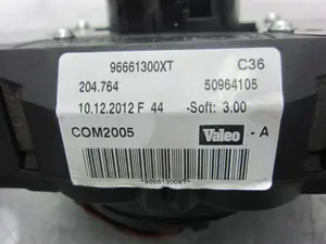 Foto de MANDO MULTIFUNCION PEUGEOT 207 1.4 HDi FAP (68 CV / 50 KW) referencia 96661300XT foto 9