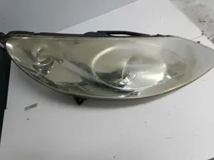 Foto de FARO DERECHO PEUGEOT 407 2.0 16V HDi FAP CAT (RHR / DW10BTED4) (136 CV / 100 KW) foto 4