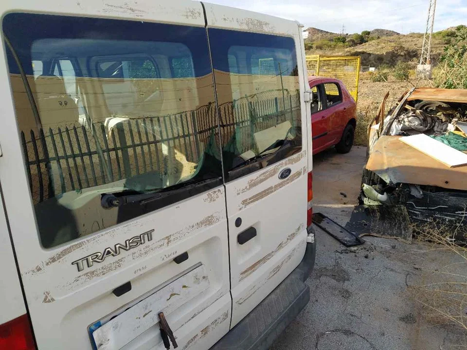 Foto de PORTON TRASERO DERECHO FORD TRANSIT COMBI (FY) 2.0 TD CAT (75 CV / 55 KW) referencia 4776719