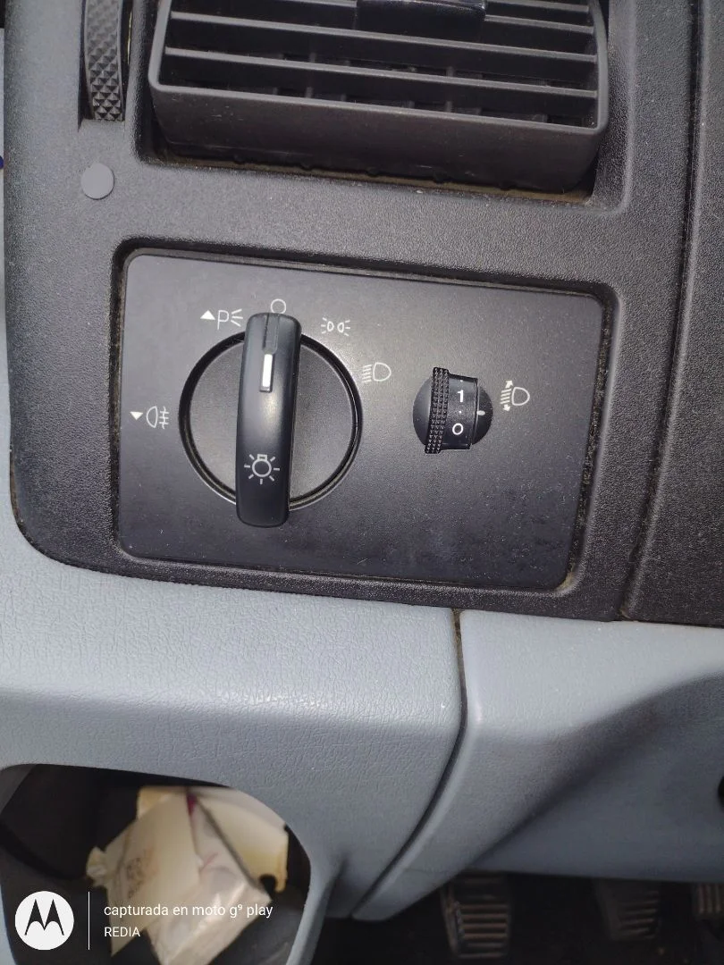 Foto de MANDO LUCES FORD TRANSIT COMBI (TT9) 2.4 TDCi CAT (116 CV / 85 KW)