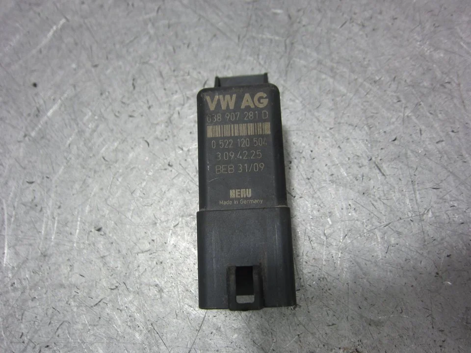 Foto de CAJA PRECALENTAMIENTO VOLKSWAGEN GOLF VI (5K1)(10.2008) 1.6 TDI DPF (105 CV / 77 KW) referencia 038907281D