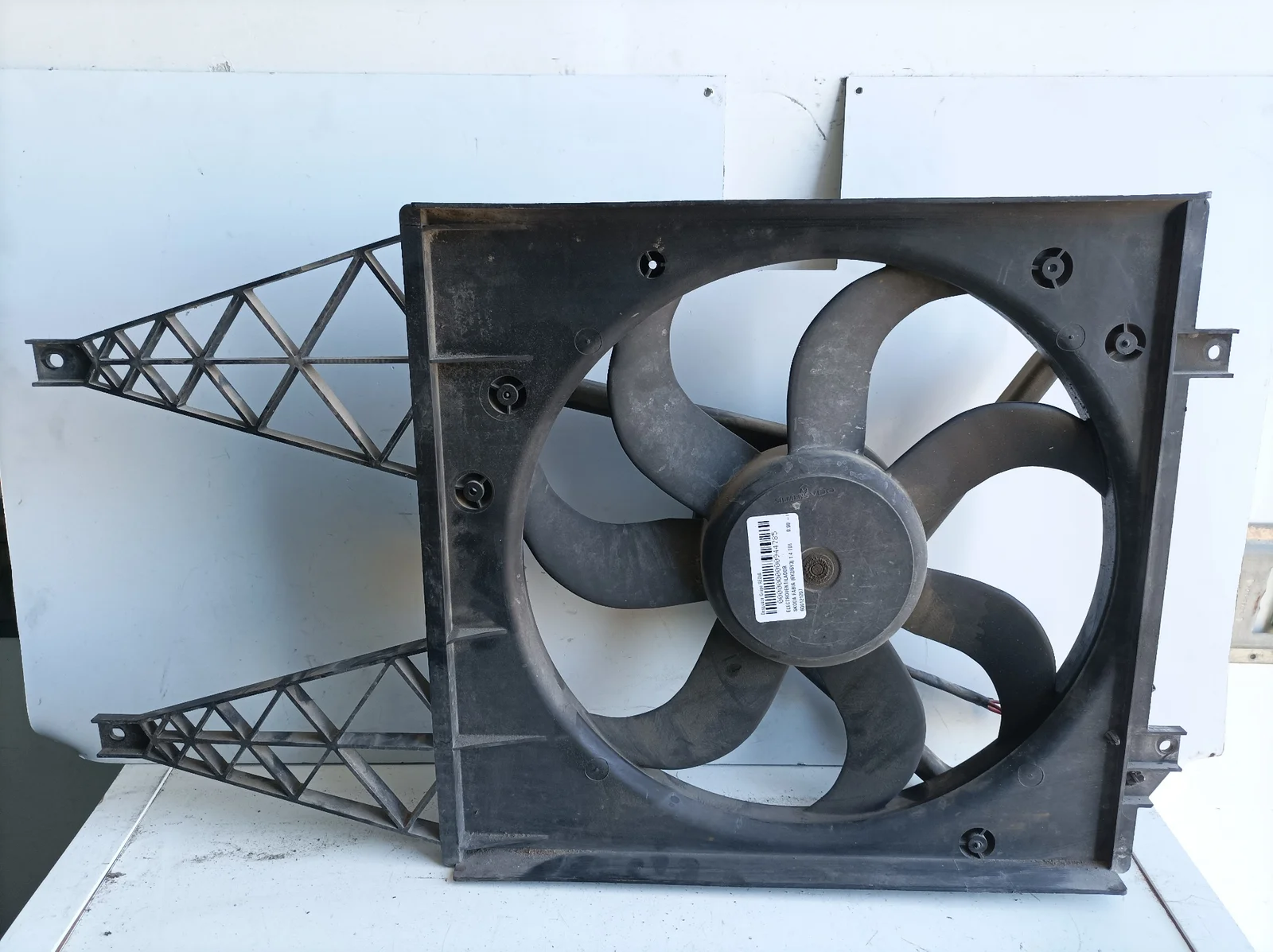 Foto de ELECTROVENTILADOR SKODA FABIA (6Y2/6Y3) referencia 6Q0121207