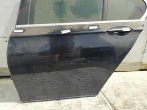 Foto de PUERTA TRASERA IZQUIERDA BMW SERIE 7 (F01/F02) 3.0 Turbodiesel (313 CV / 230 KW) foto 2