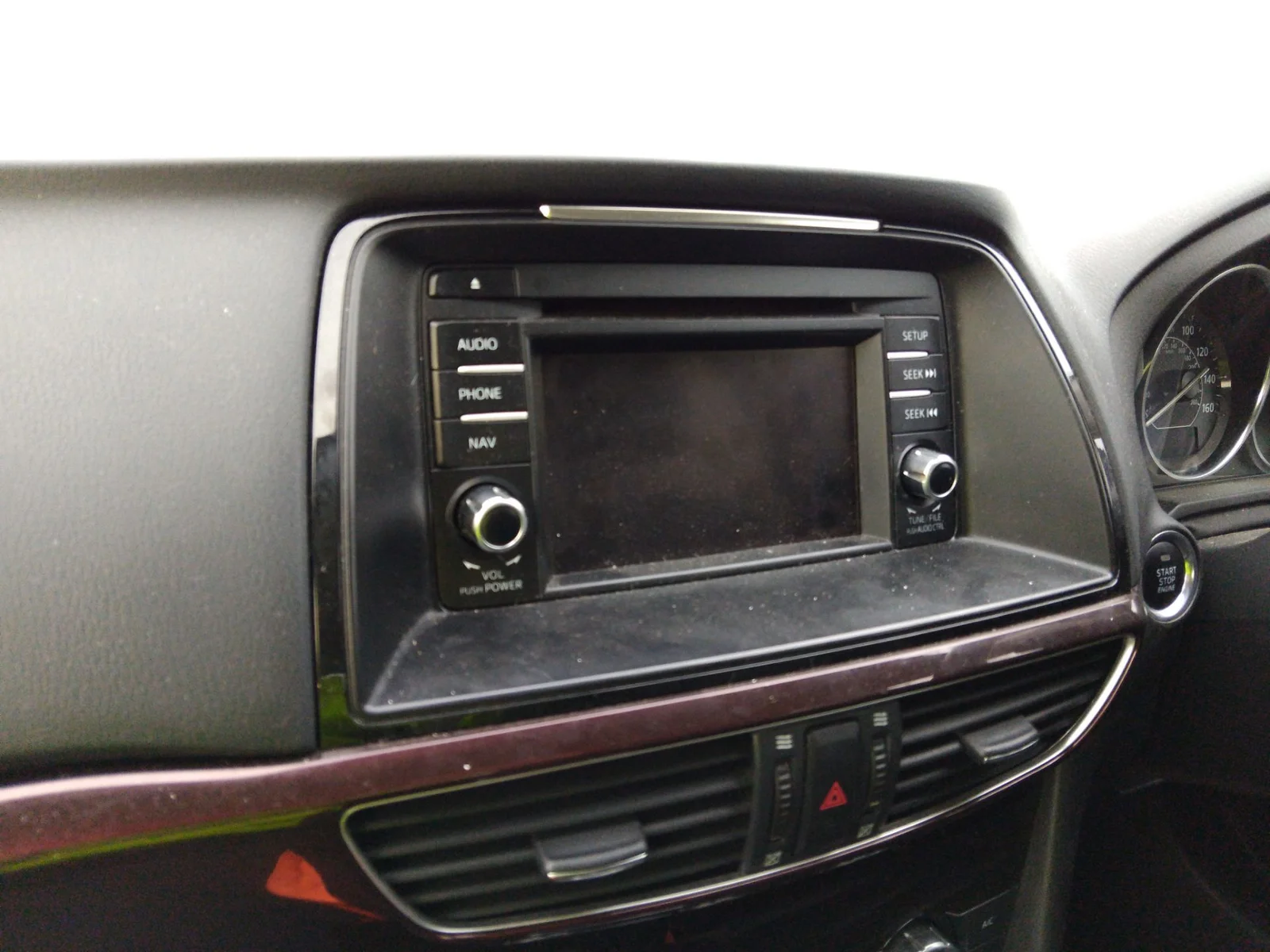 Foto de SISTEMA AUDIO / RADIO CD MAZDA 6 BERLINA (GJ) 2.2 Turbodiesel CAT (175 CV / 129 KW)