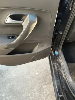 Foto de ELEVALUNAS TRASERO IZQUIERDO VOLKSWAGEN POLO V (6R1) 1.2  (60 CV / 44 KW)
