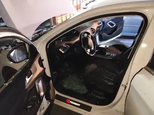 Foto de GOMAS CONTORNO PUERTA PEUGEOT 308