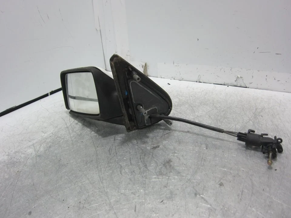 Foto de RETROVISOR IZQUIERDO VOLKSWAGEN GOLF III (1H1)(11.1991) 2.0 (116 CV / 85 KW) referencia 412118221