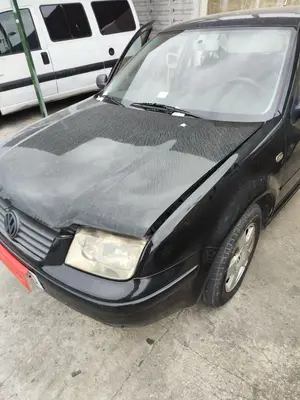 Foto de CAPO VOLKSWAGEN BORA BERLINA (1J2)(1998) 1.9 TDI (110 CV / 81 KW) foto 3