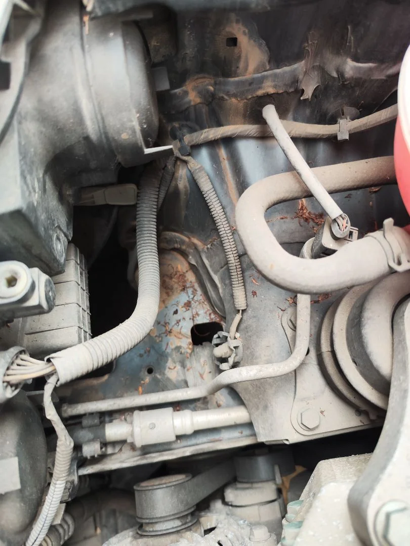 Foto de PUNTA CHASIS DELANTERA VOLKSWAGEN POLO IV (9N1) 1.4 16V (75 CV / 55 KW)