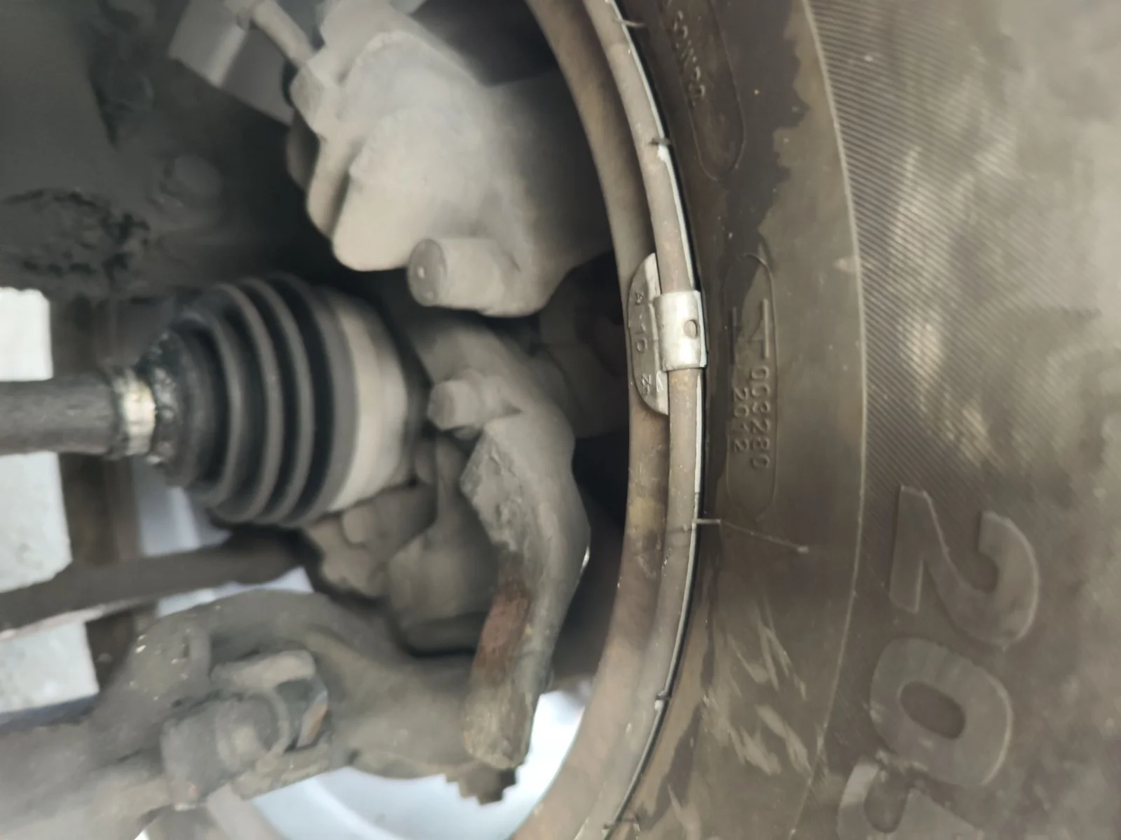 Foto de PINZA DE FRENO DELANTERA IZQUIERDA VOLVO S80 BERLINA 2.4 CAT (140 CV / 103 KW)