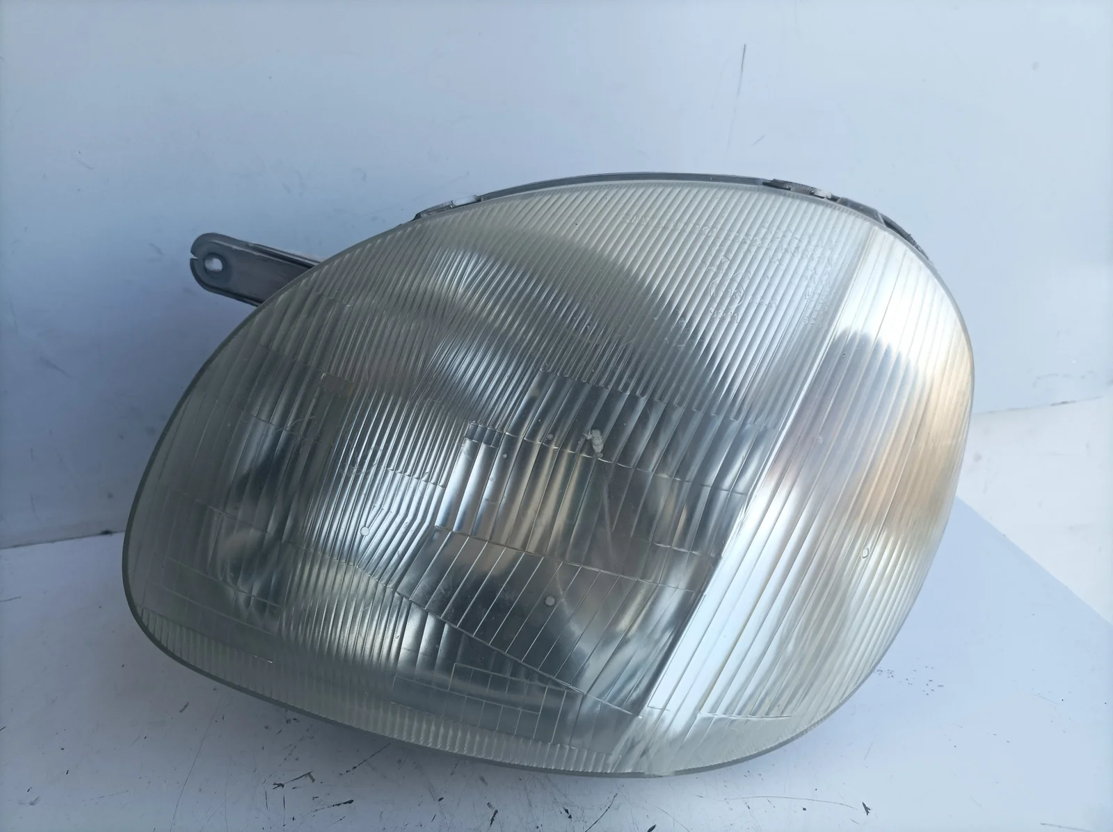 Foto de FARO IZQUIERDO HYUNDAI ATOS (MX) 1.0 CAT (54 CV / 40 KW) referencia 9210102