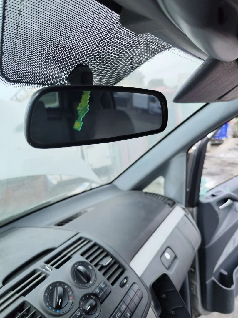 Foto de RETROVISOR INTERIOR MERCEDES-BENZ VIANO (639) 2.1 CDI CAT (150 CV / 110 KW)