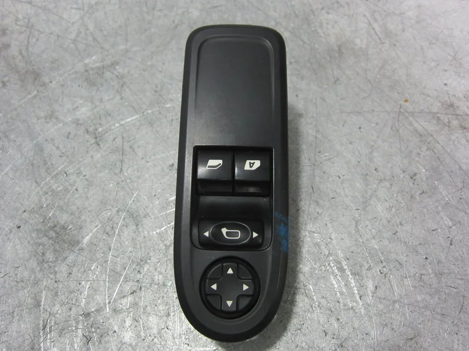 Foto de MANDO ELEVALUNAS DELANTERO IZQUIERDO CITROEN C3 1.4 (73 CV / 54 KW) referencia 96637530XT