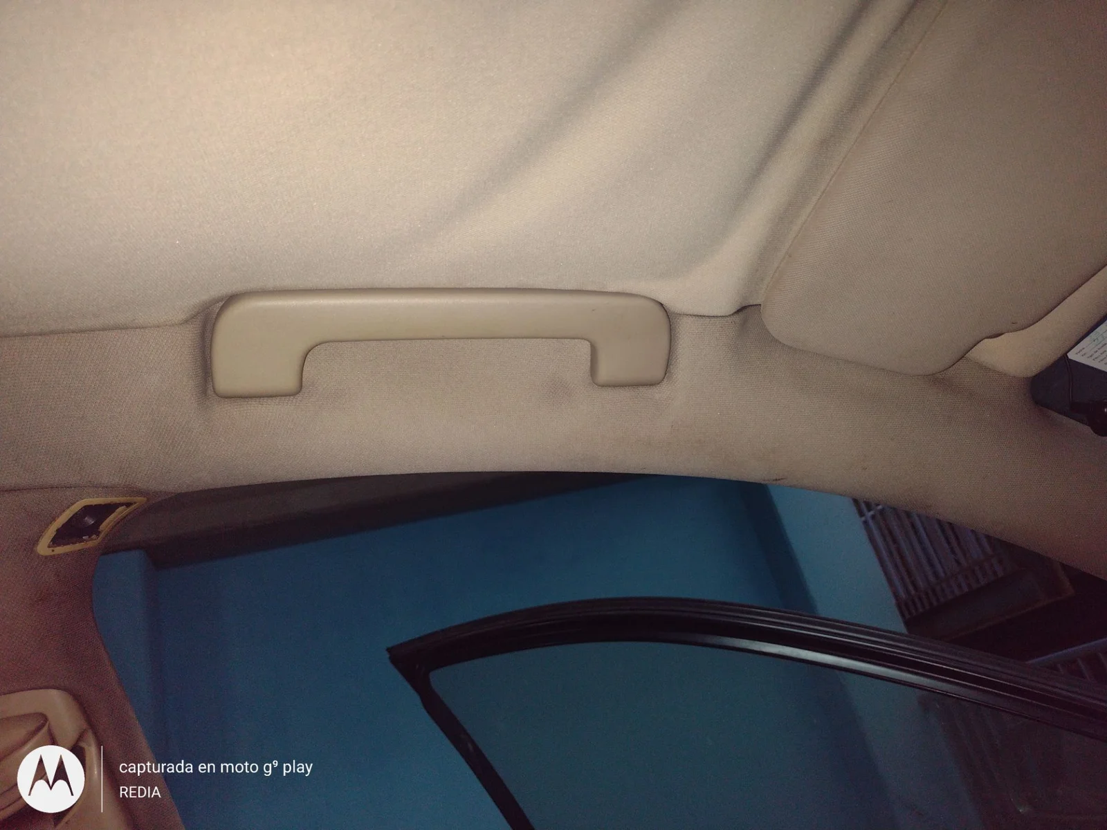 Foto de ASIDERO TECHO DELANTERO IZQUIERDO AUDI A6 BERLINA (4B2) 1.9 TDI (131 CV / 96 KW)
