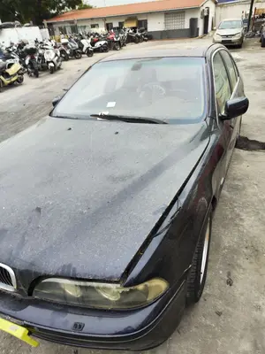Foto de CAPO BMW SERIE 5 BERLINA (E39) 3.0 24V Turbodiesel CAT (193 CV / 142 KW) foto 4
