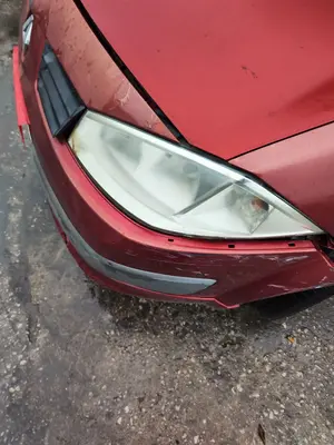 Foto de FARO IZQUIERDO RENAULT MEGANE II BERLINA 5P 1.9 dCi Diesel (120 CV / 88 KW) referencia 260604235R foto 10