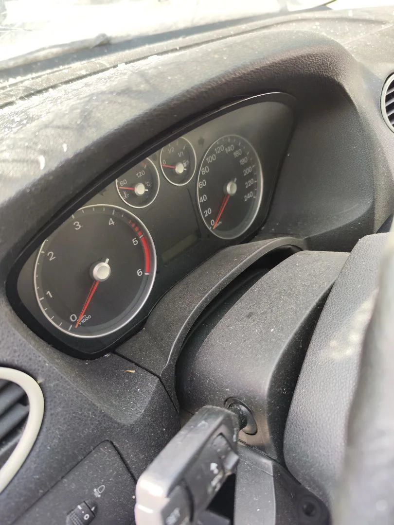Foto de CUADRO INSTRUMENTOS FORD FOCUS BERLINA (CAP) 1.8 TDCi Turbodiesel CAT (116 CV / 85 KW)