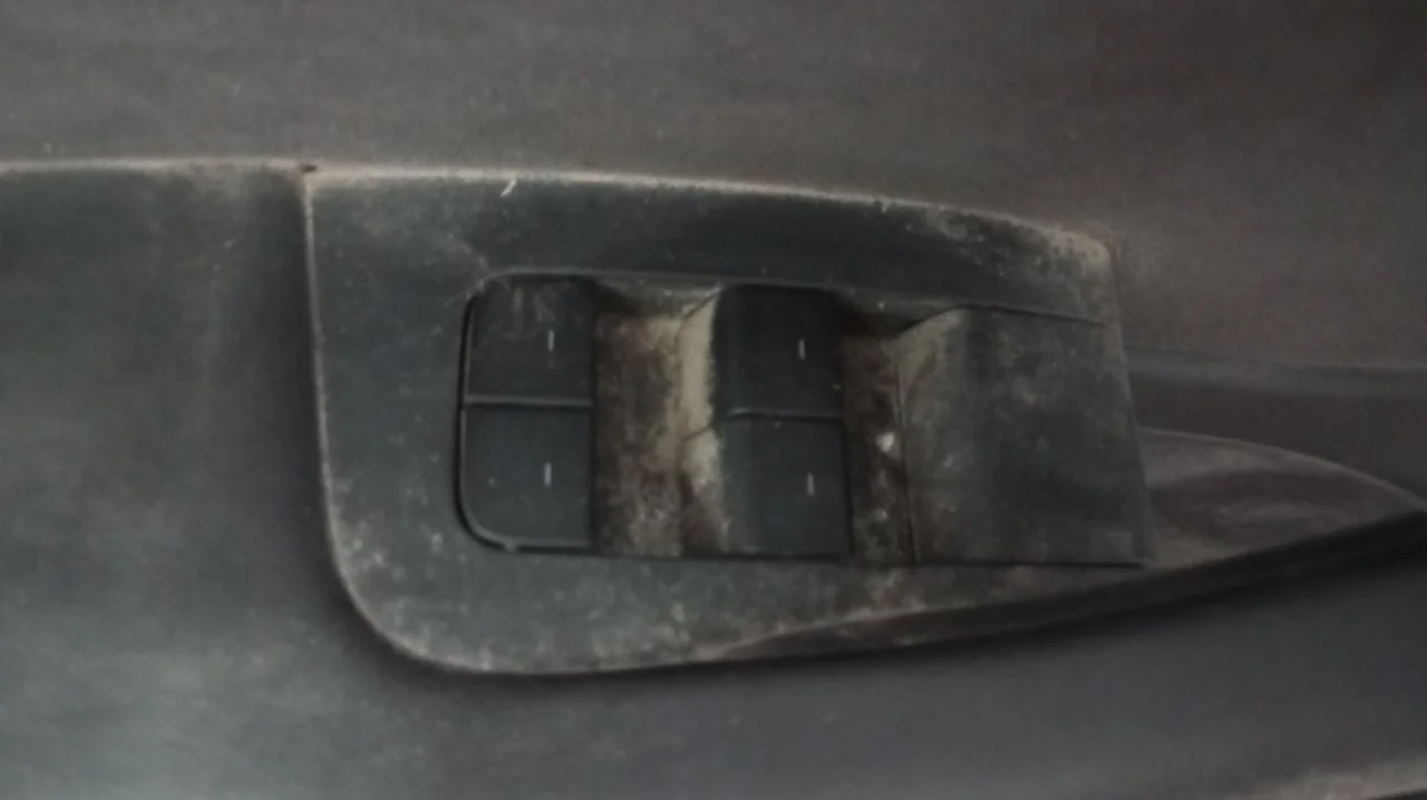Foto de MANDO ELEVALUNAS DELANTERO IZQUIERDO TESLA MODEL 3 eléctrico 258 kW (cont. 153 kW) (350 CV / 258 KW) referencia 1081037-02-G