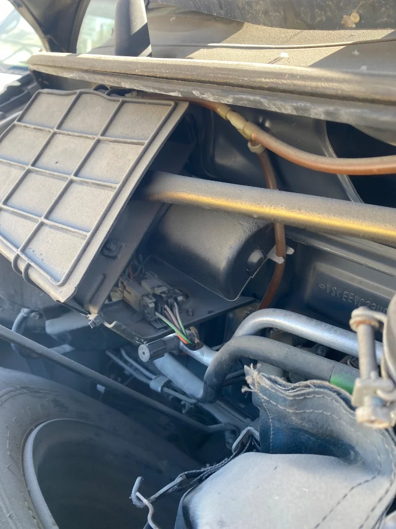 Foto de MOTOR LIMPIA DELANTERO NISSAN SERENA (C23M) 2.3 Diesel (75 CV / 55 KW)