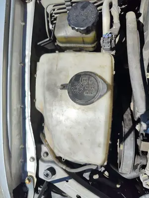 Foto de DEPOSITO LIMPIA TOYOTA COROLLA (E11) 2.0 Turbodiesel CAT (90 CV / 66 KW) referencia 8531512221
