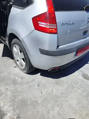 Foto de PARAGOLPES TRASERO CITROEN C4 BERLINA 1.6 16V HDi (90 CV / 66 KW) referencia 7410W9 foto 3